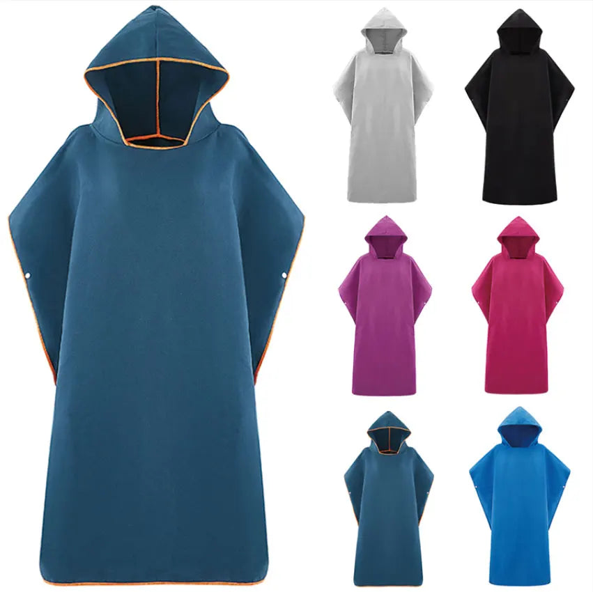 Accappatoio poncho con cappuccio in microfibra con bottoni