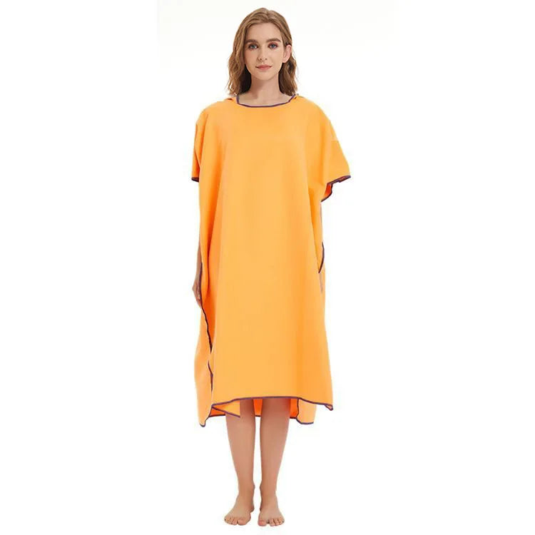 Accappatoio poncho con cappuccio in microfibra con bottoni