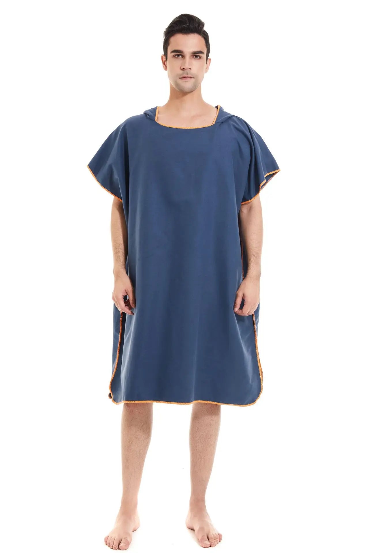 Accappatoio poncho con cappuccio in microfibra con bottoni